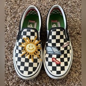 Vans Skateistan slip ons size 4